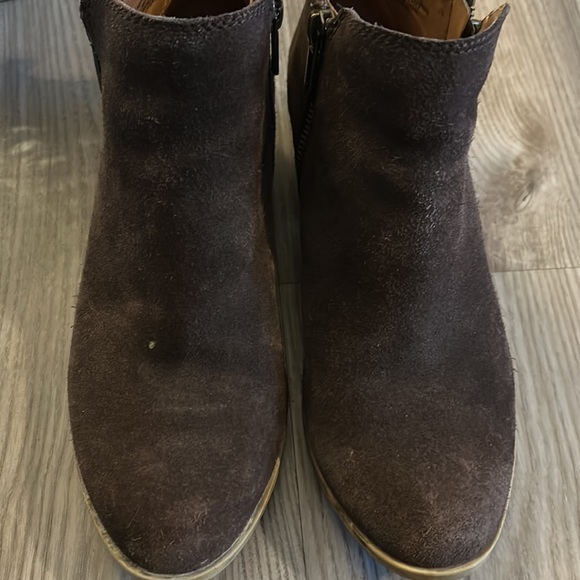 LUCKY BRAND DARK BROWN GENUINE SUEDE LK-BASEL ANKLE BOOTIES SIZE 7.5 - Picture 3 of 10